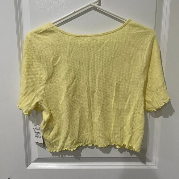 BP Women's Yellow Lettuce Hem Snap Crop top - Picture 3 of 3